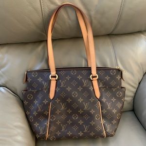 2010 EUC Louis Vuitton Totally PM